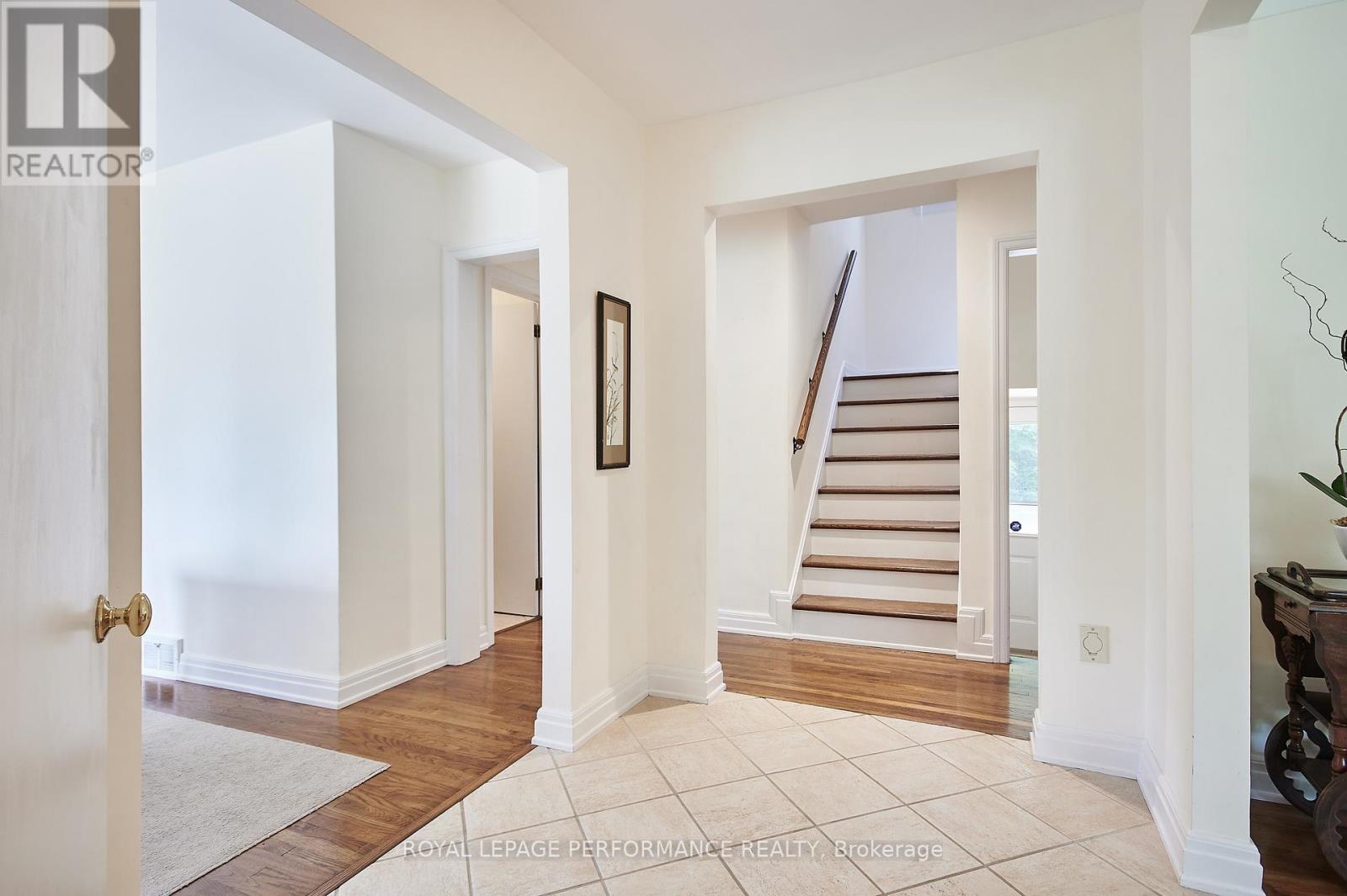 364 Cunningham Avenue, Ottawa, Ontario  K1H 6B4 - Photo 4 - X12773026