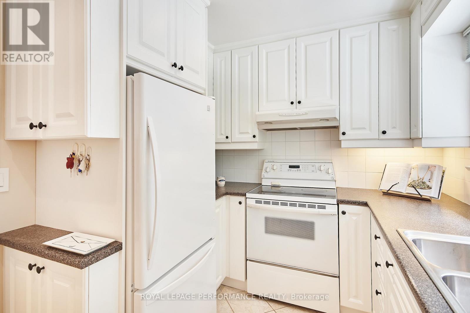 364 Cunningham Avenue, Ottawa, Ontario  K1H 6B4 - Photo 8 - X12773026