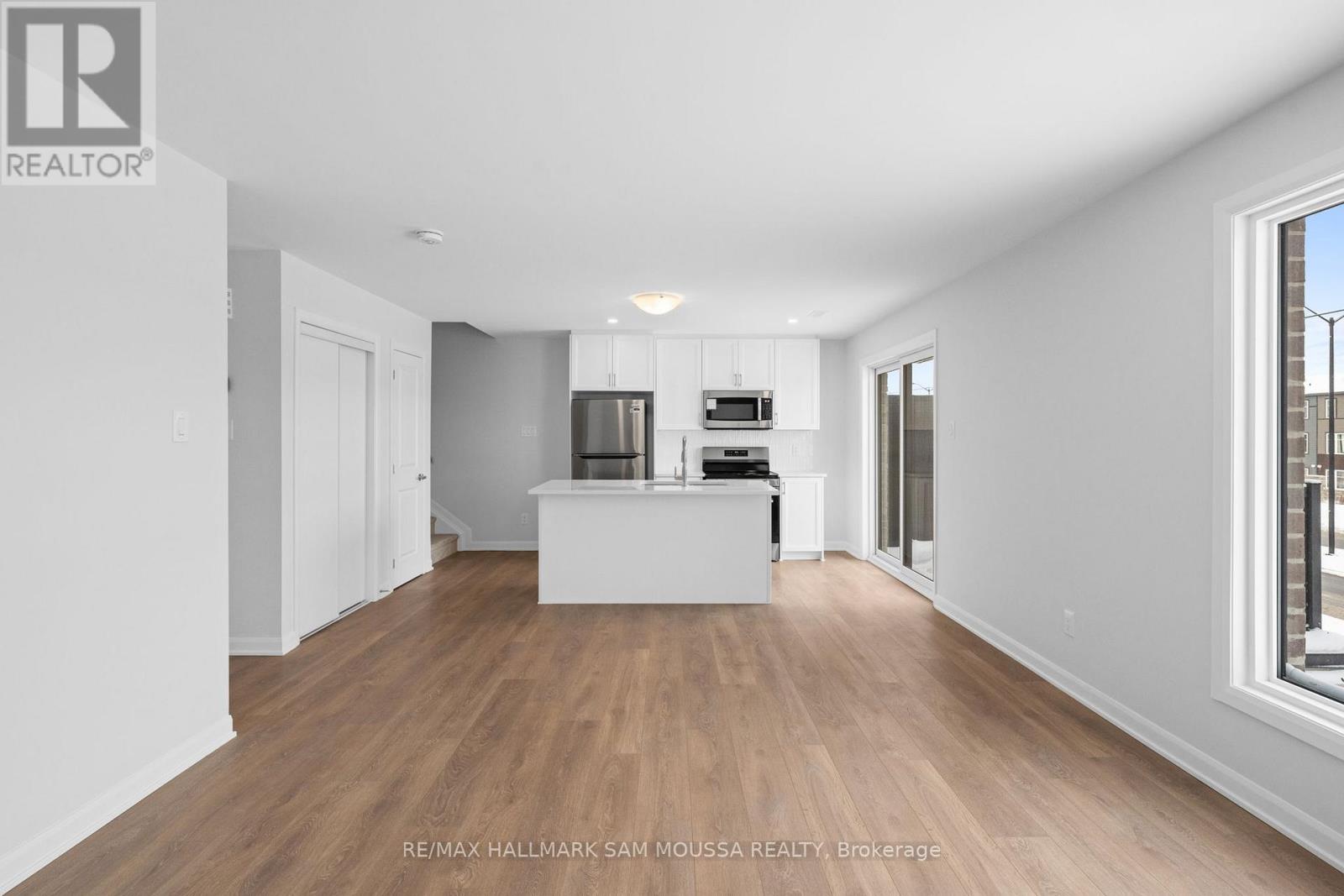 1227 Creekway Private, Ottawa, Ontario  K2T 0S8 - Photo 11 - X12773136