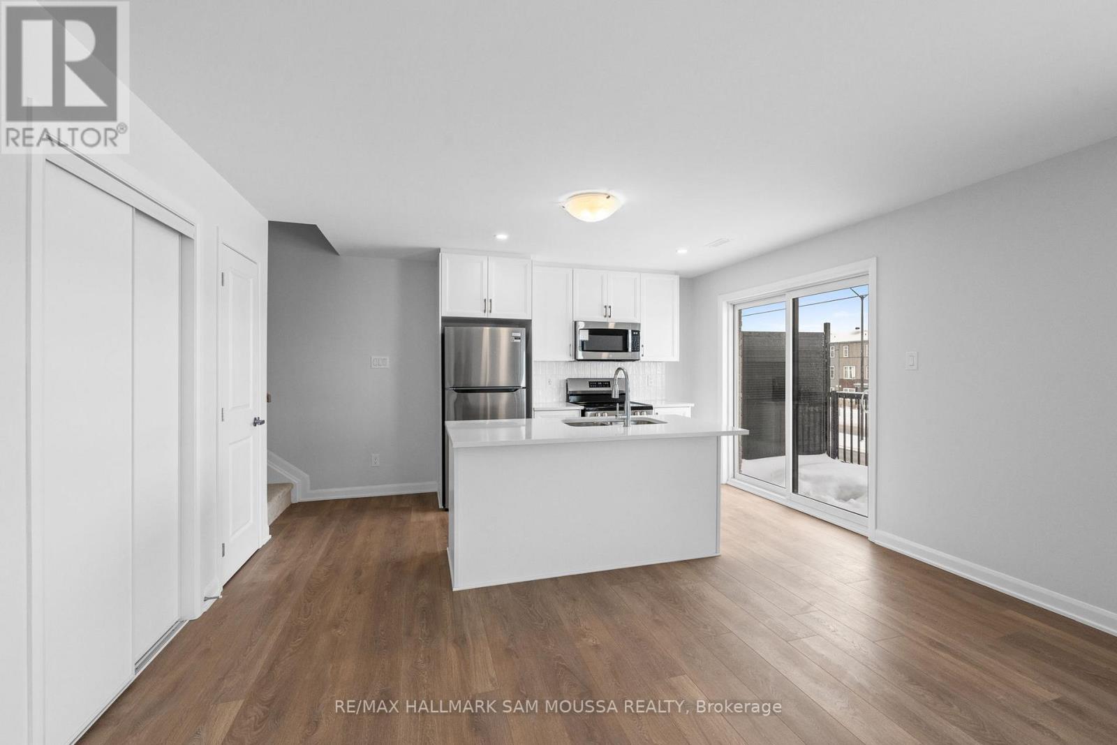 1227 Creekway Private, Ottawa, Ontario  K2T 0S8 - Photo 13 - X12773136