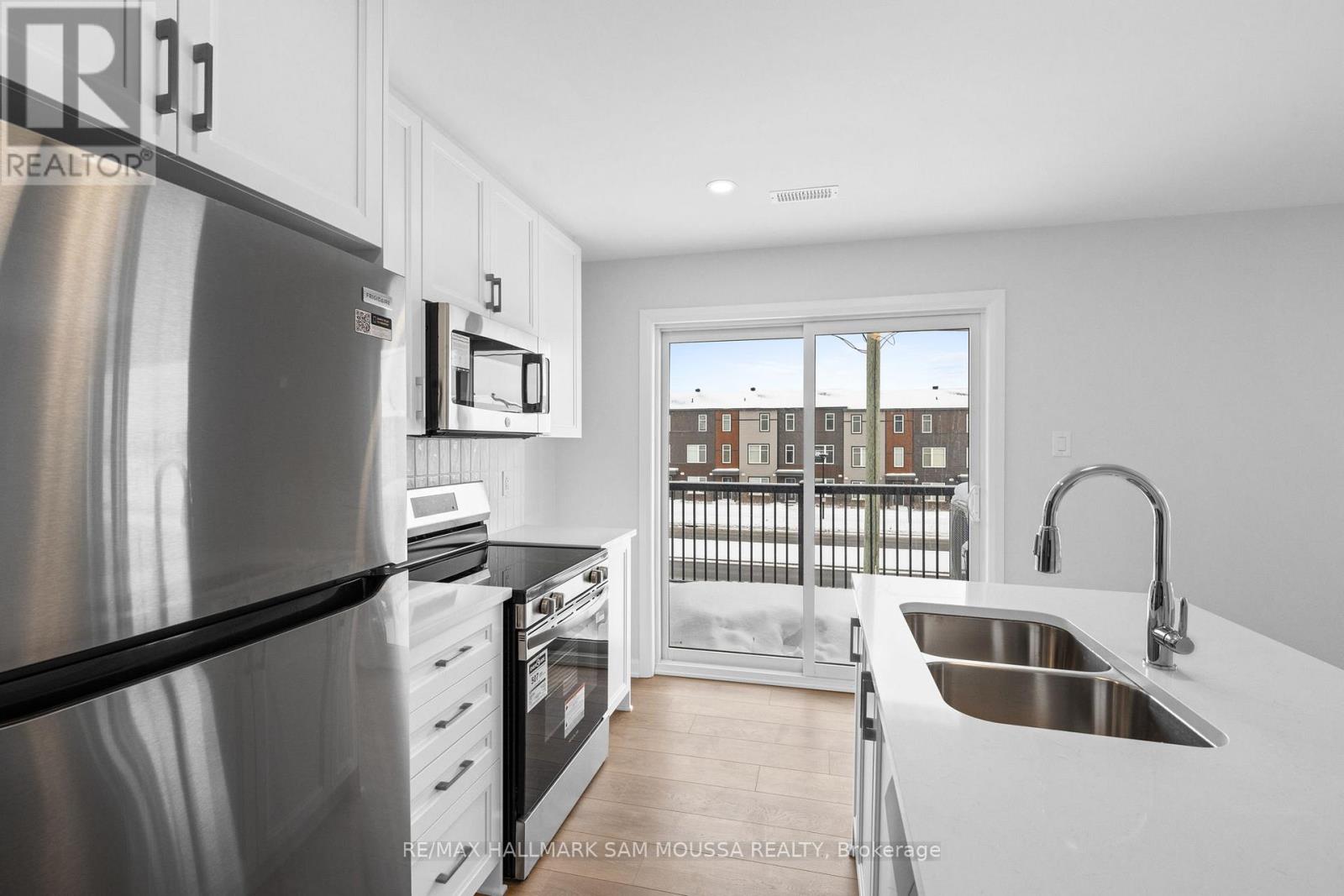 1227 Creekway Private, Ottawa, Ontario  K2T 0S8 - Photo 18 - X12773136