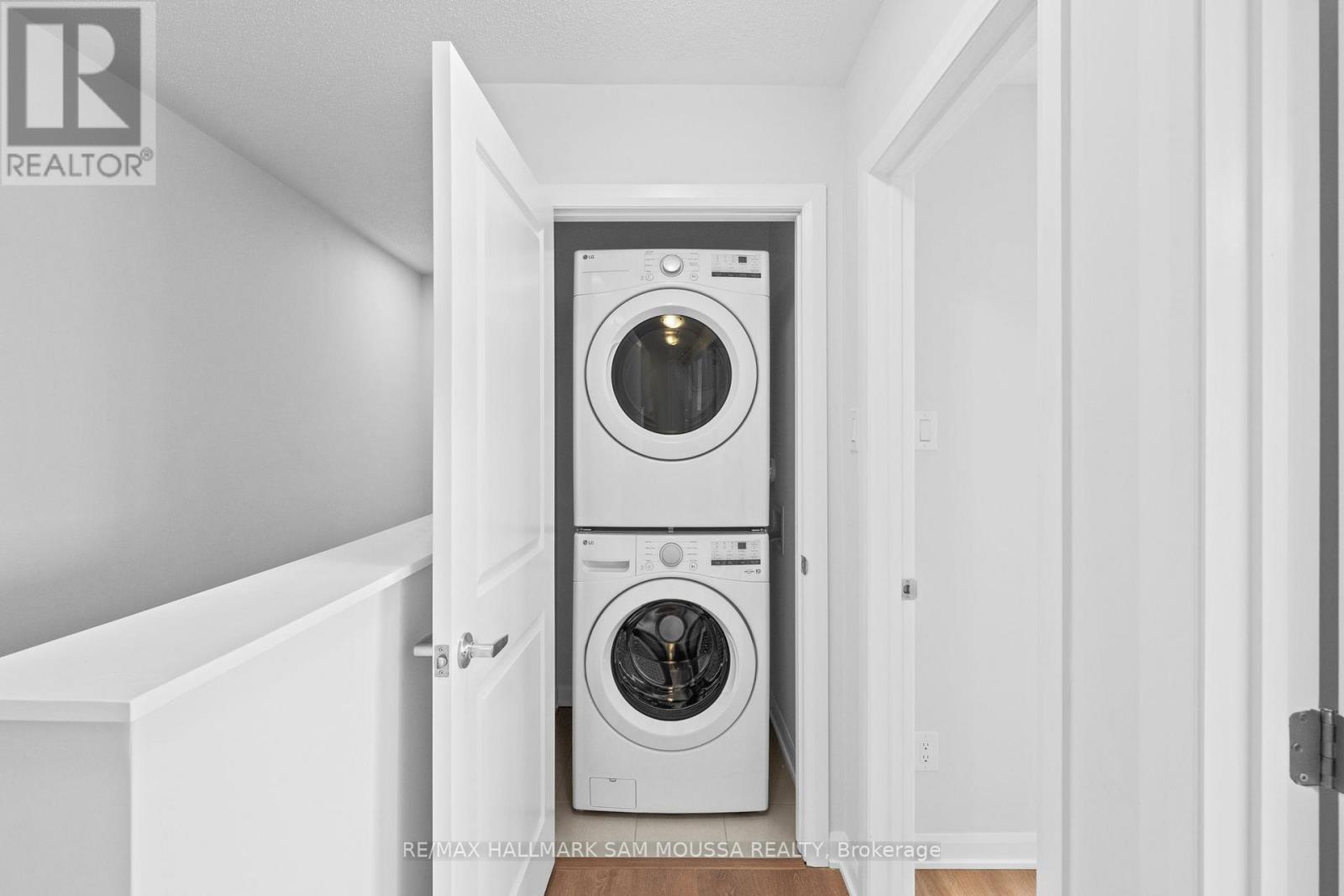 1227 Creekway Private, Ottawa, Ontario  K2T 0S8 - Photo 32 - X12773136