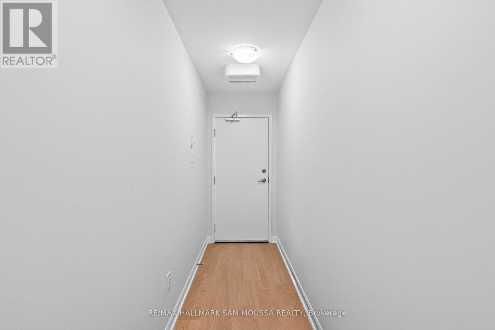 1227 Creekway Private, Ottawa, Ontario  K2T 0S8 - Photo 4 - X12773136