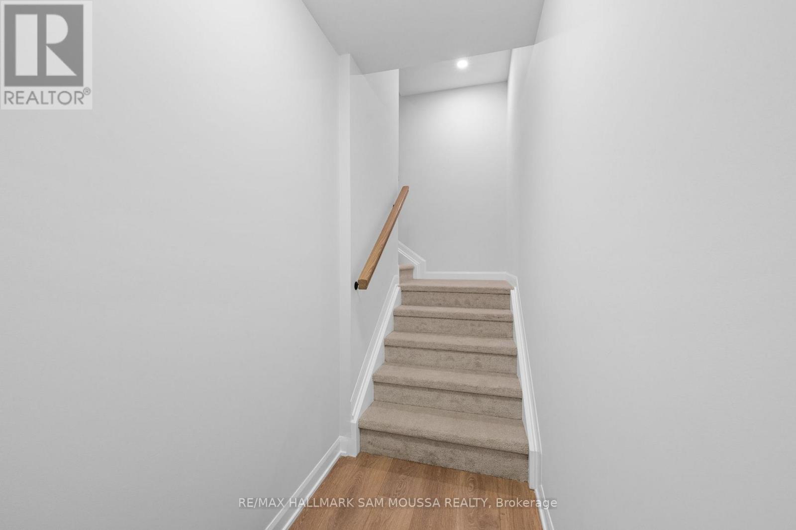 1227 Creekway Private, Ottawa, Ontario  K2T 0S8 - Photo 5 - X12773136