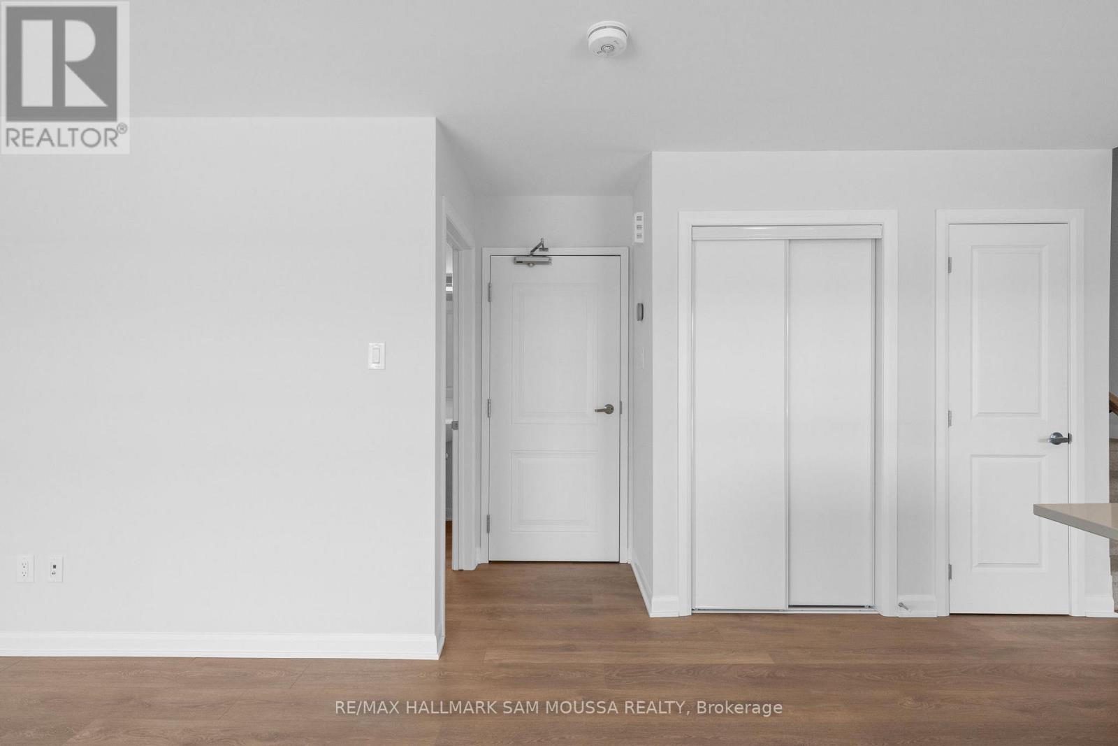 1227 Creekway Private, Ottawa, Ontario  K2T 0S8 - Photo 6 - X12773136