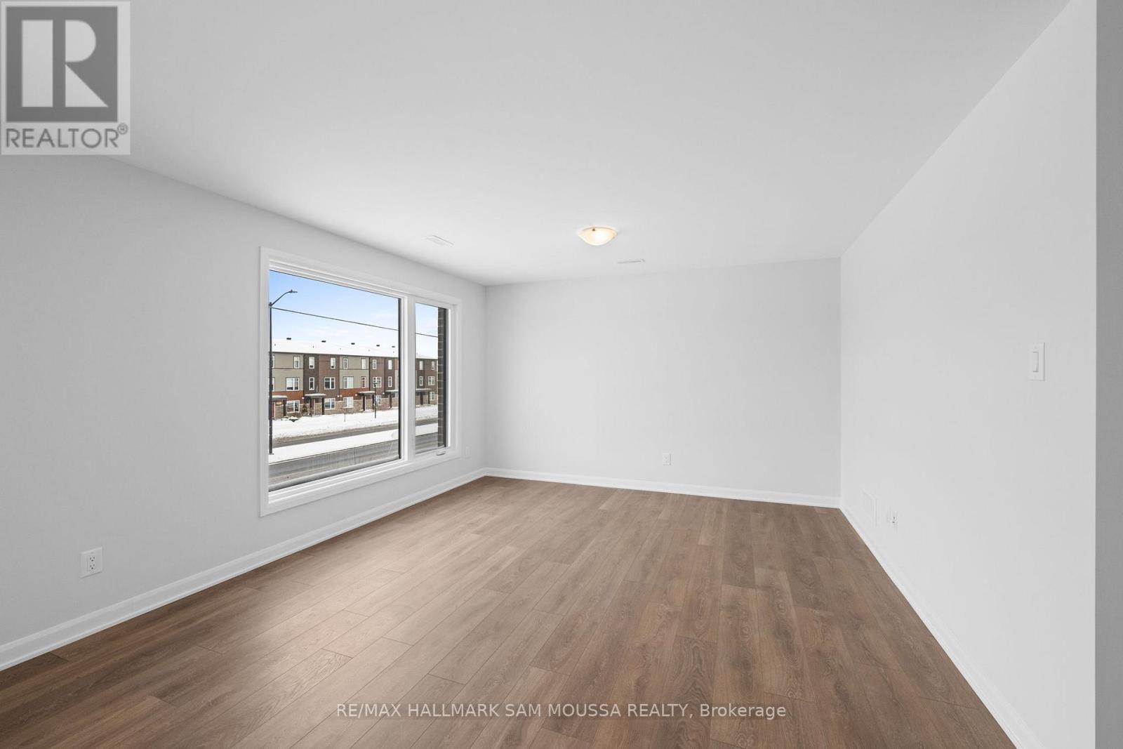 1227 Creekway Private, Ottawa, Ontario  K2T 0S8 - Photo 7 - X12773136