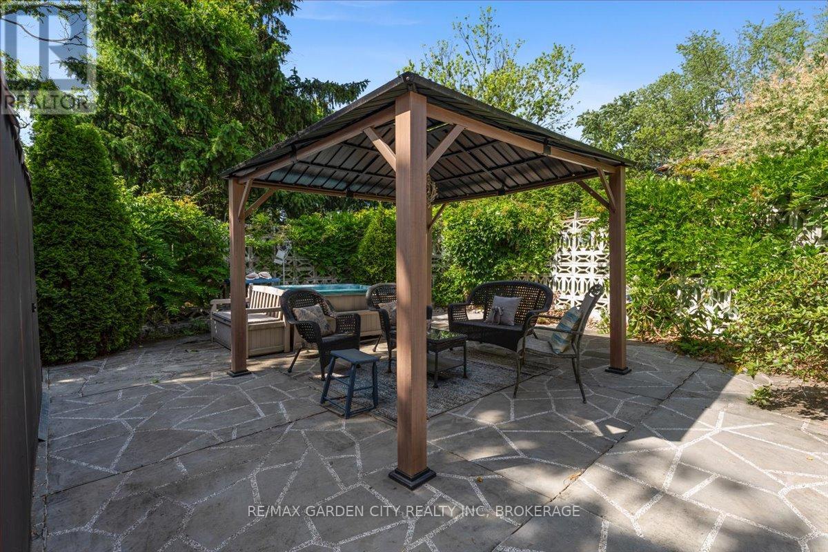 7 Glenayr Place, St. Catharines (Glendale/glenridge), Ontario  L2T 2A2 - Photo 33 - X12773062