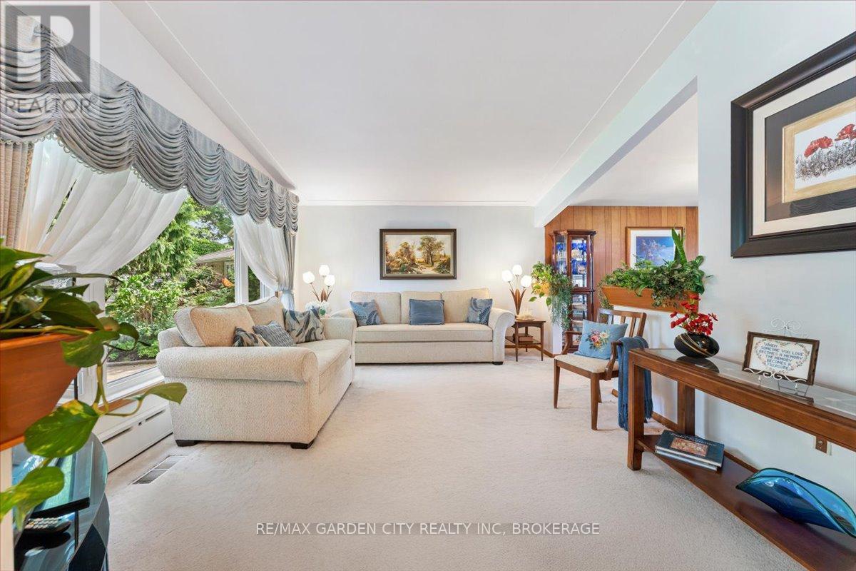 7 Glenayr Place, St. Catharines (Glendale/glenridge), Ontario  L2T 2A2 - Photo 8 - X12773062