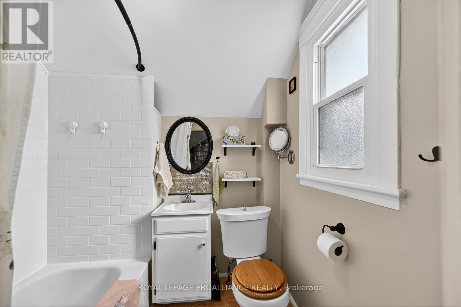 37 Orchard Street, Brockville, Ontario  K6V 2J6 - Photo 27 - X12773056