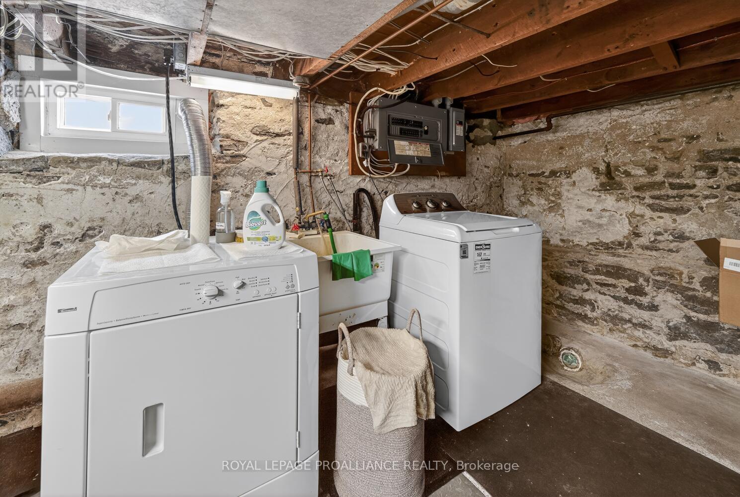 37 Orchard Street, Brockville, Ontario  K6V 2J6 - Photo 31 - X12773056