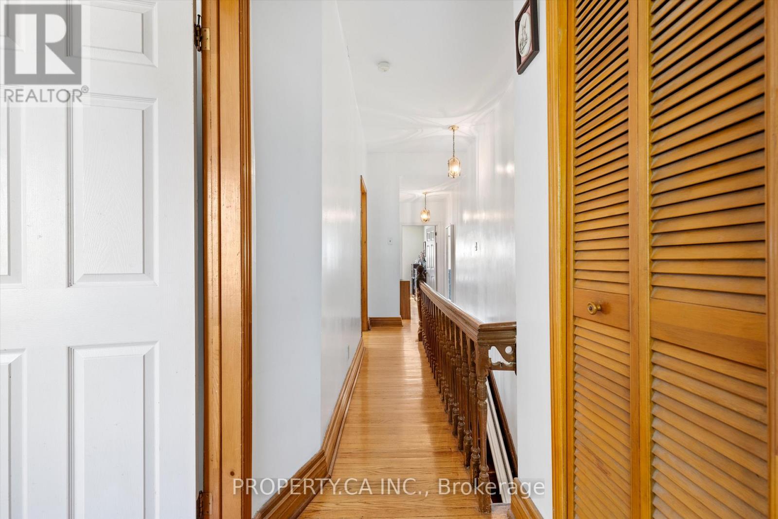 790 Manning Avenue, Toronto, Ontario  M6G 2W6 - Photo 23 - C12773032