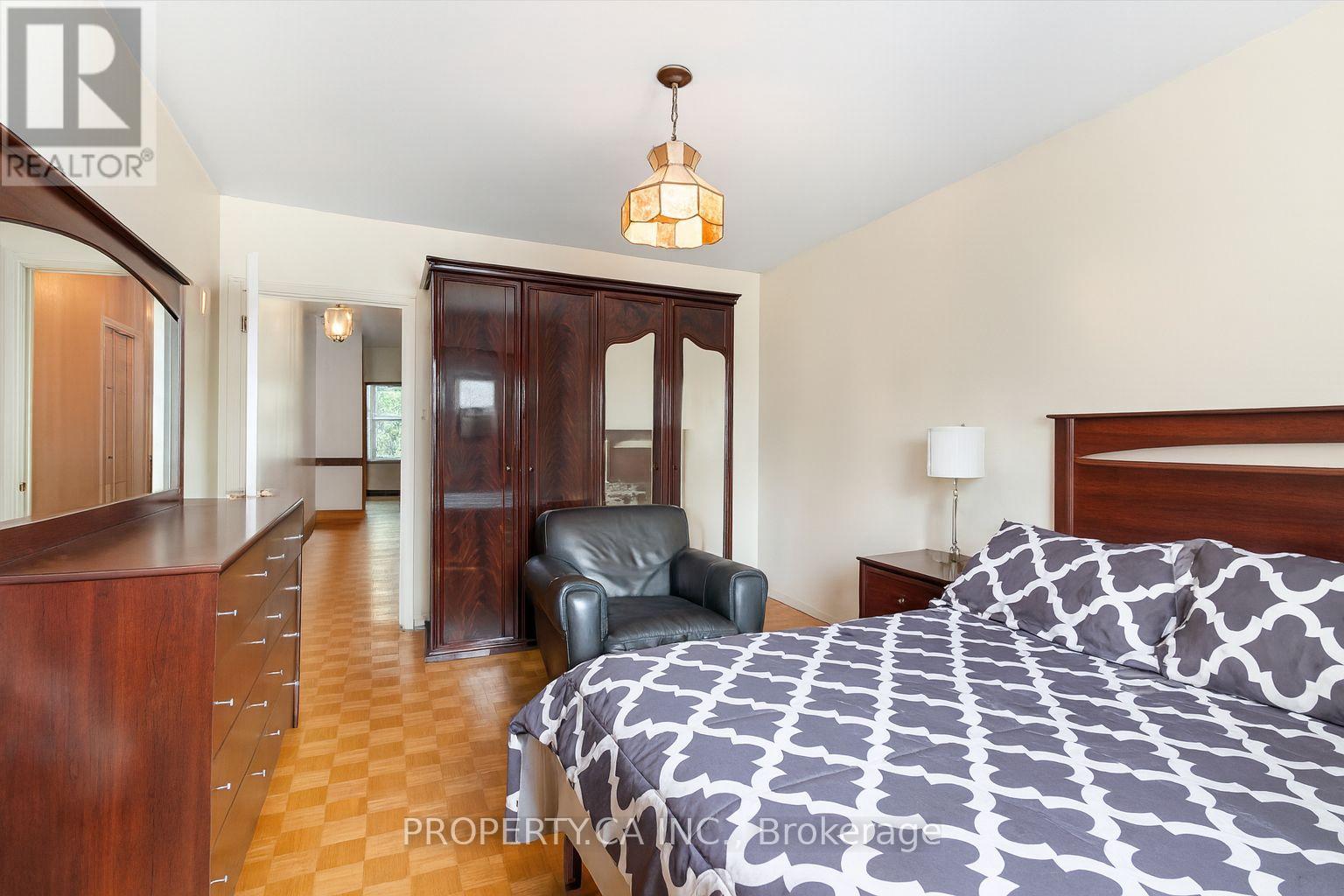 790 Manning Avenue, Toronto, Ontario  M6G 2W6 - Photo 26 - C12773032