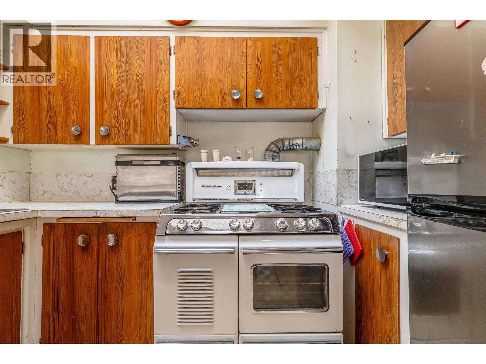 Listing Picture 16 of 33 : 4638 ROYAL OAK AVENUE, Burnaby / 本拿比 - 魯藝地產 Yvonne Lu Group - MLS Medallion Club Member