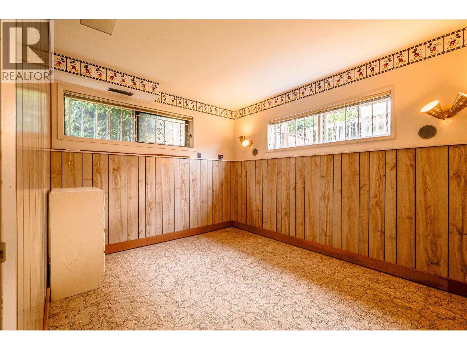 Listing Picture 24 of 33 : 4638 ROYAL OAK AVENUE, Burnaby / 本拿比 - 魯藝地產 Yvonne Lu Group - MLS Medallion Club Member