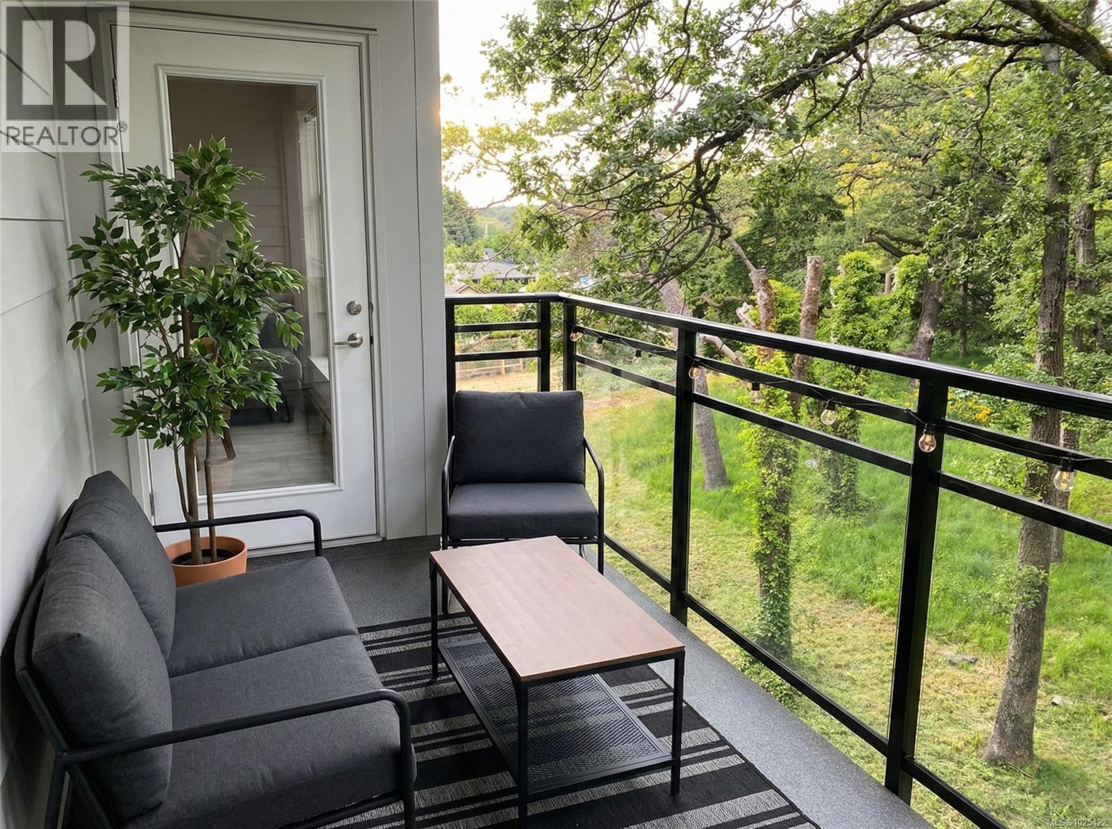 505 1016 Inverness Rd, Saanich, British Columbia  V8X 0B1 - Photo 9 - 1025422