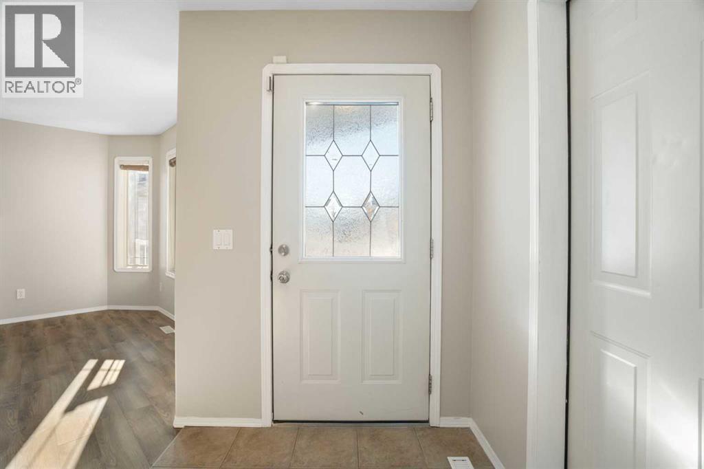 95 Cambridge Glen Drive, Strathmore, Alberta  T1P 1W1 - Photo 3 - A2284768