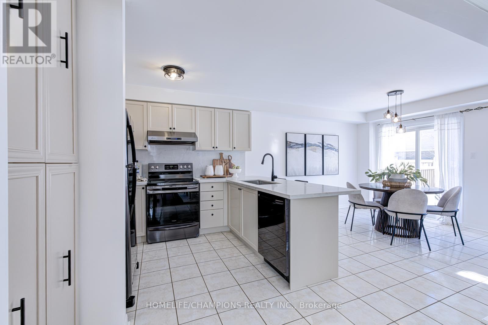 24 Juneau Crescent, Whitby, Ontario  L1R 3A3 - Photo 9 - E12773020