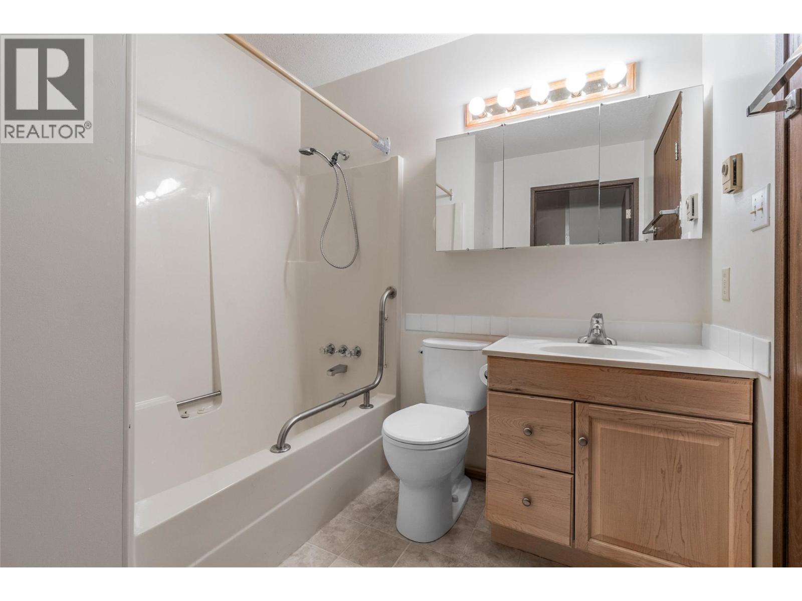 5862 Airport Street Unit# 3, Oliver, British Columbia  V0H 1T0 - Photo 16 - 10375020