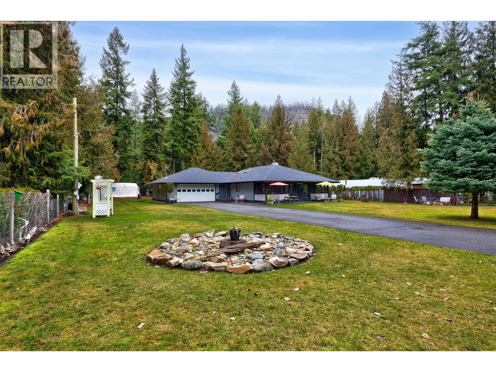 4061 Santa Road, Scotch Creek, British Columbia  V0E 1M5 - Photo 31 - 10375060
