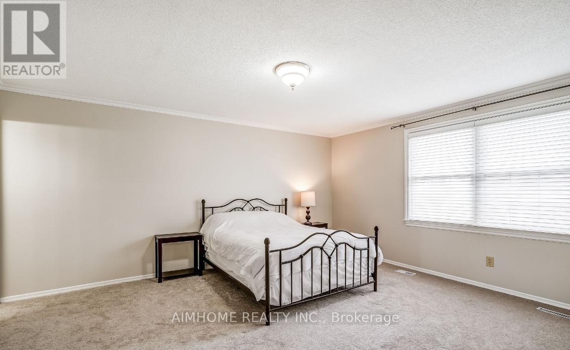 Primary Bedroom - 135 Huron Heights Drive, Newmarket, Ontario  L3Y 4Z6 - Photo 2 - N12773028