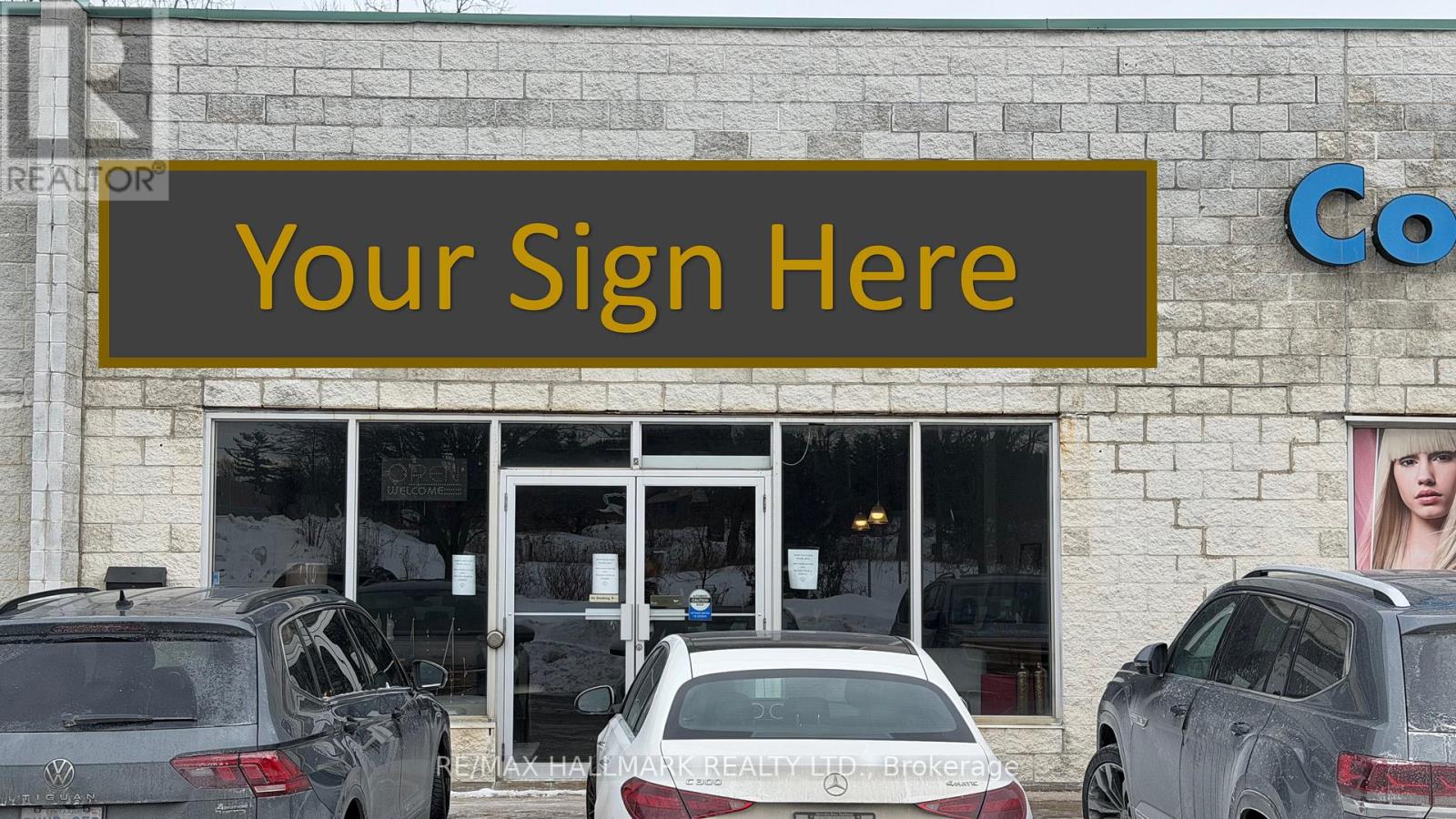 8 - 2 ALLAURA BOULEVARD E, Aurora, Ontario