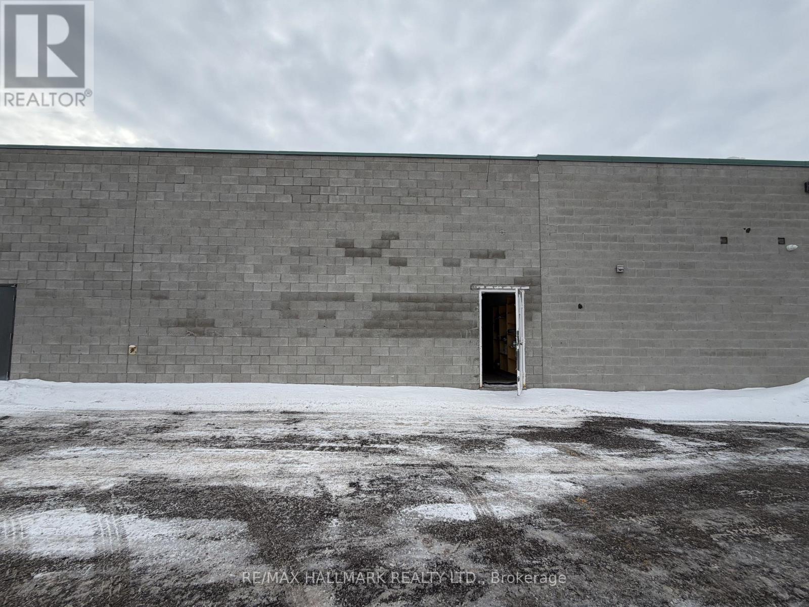 8 - 2 Allaura Boulevard E, Aurora, Ontario  L4G 3S5 - Photo 13 - N12773058