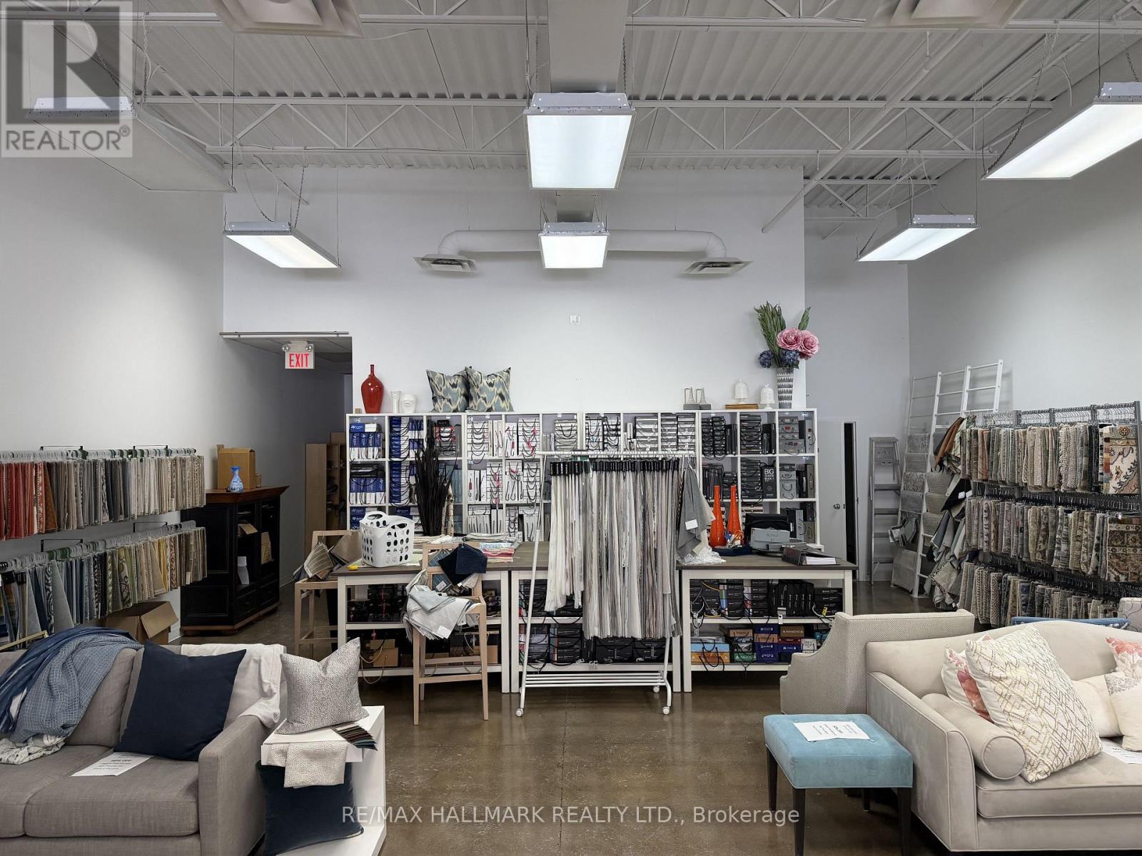 8 - 2 Allaura Boulevard E, Aurora, Ontario  L4G 3S5 - Photo 6 - N12773058