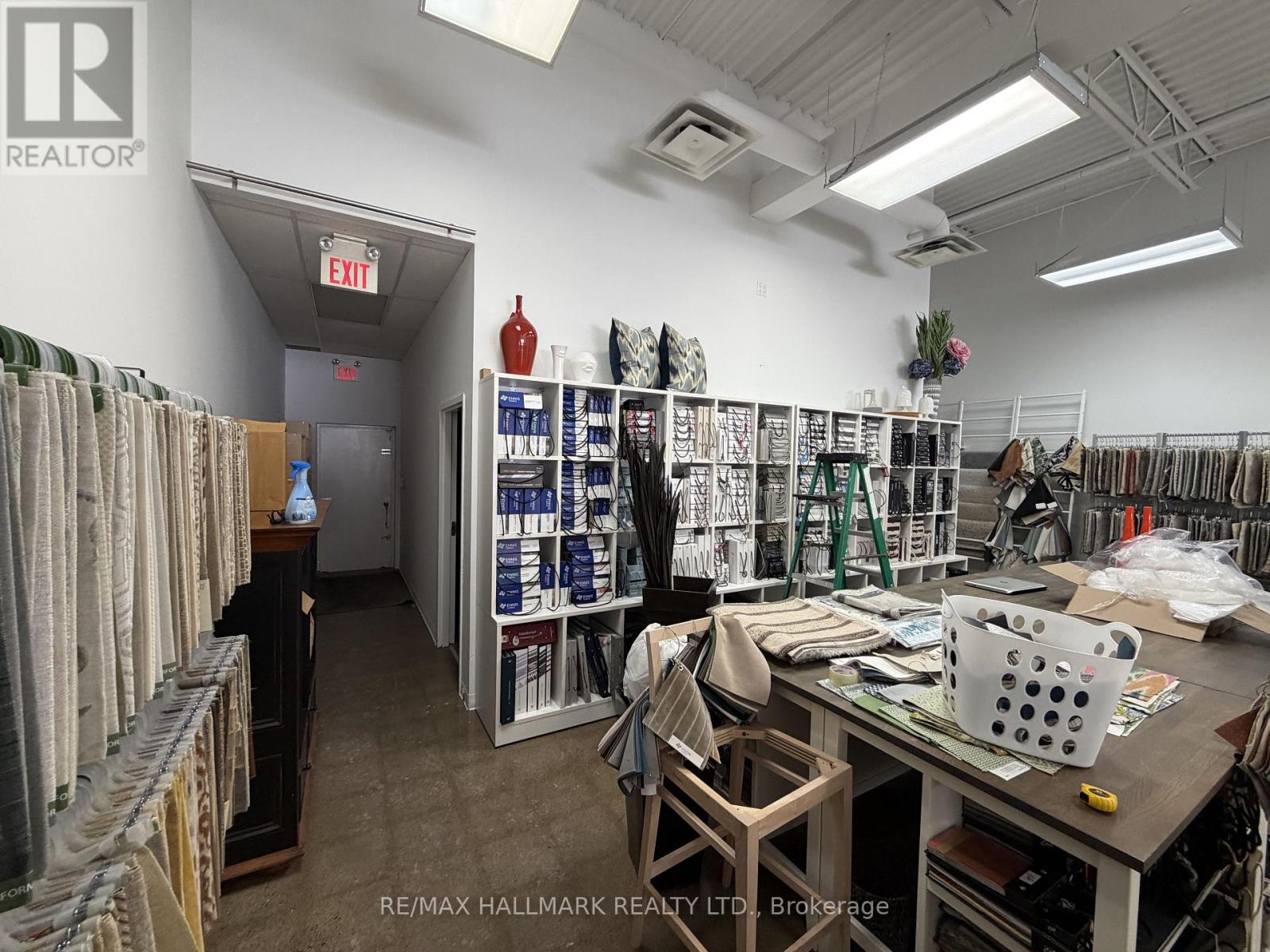 8 - 2 Allaura Boulevard E, Aurora, Ontario  L4G 3S5 - Photo 7 - N12773058