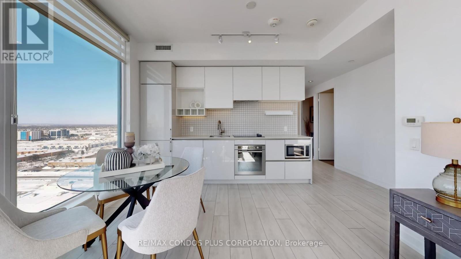 1909 - 5 Buttermill Avenue, Vaughan, Ontario  L4K 0J5 - Photo 10 - N12773066