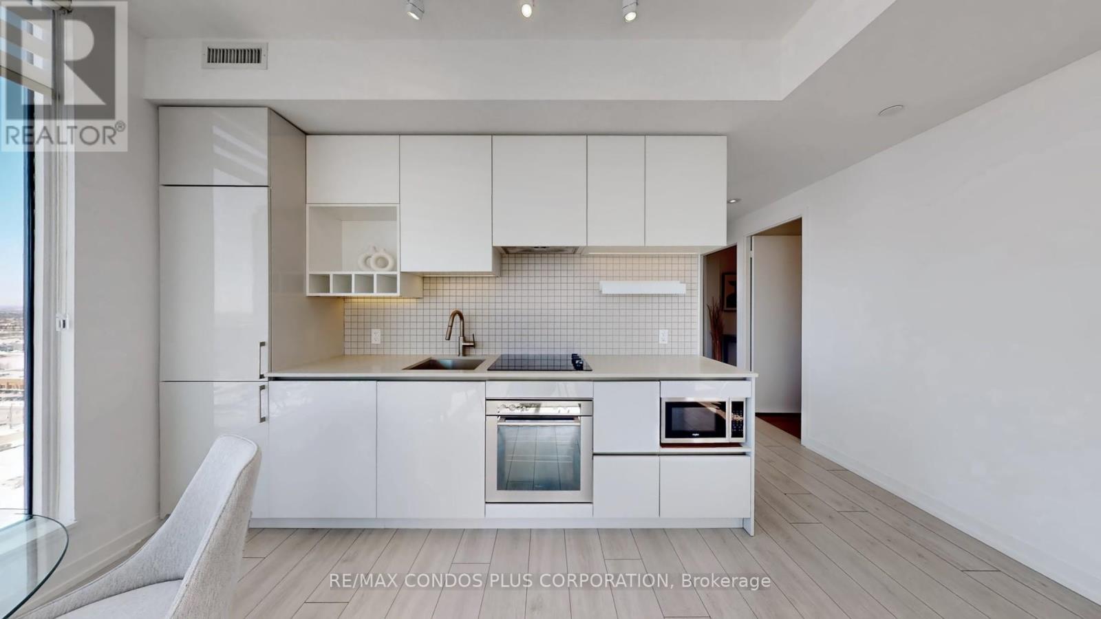 1909 - 5 Buttermill Avenue, Vaughan, Ontario  L4K 0J5 - Photo 12 - N12773066