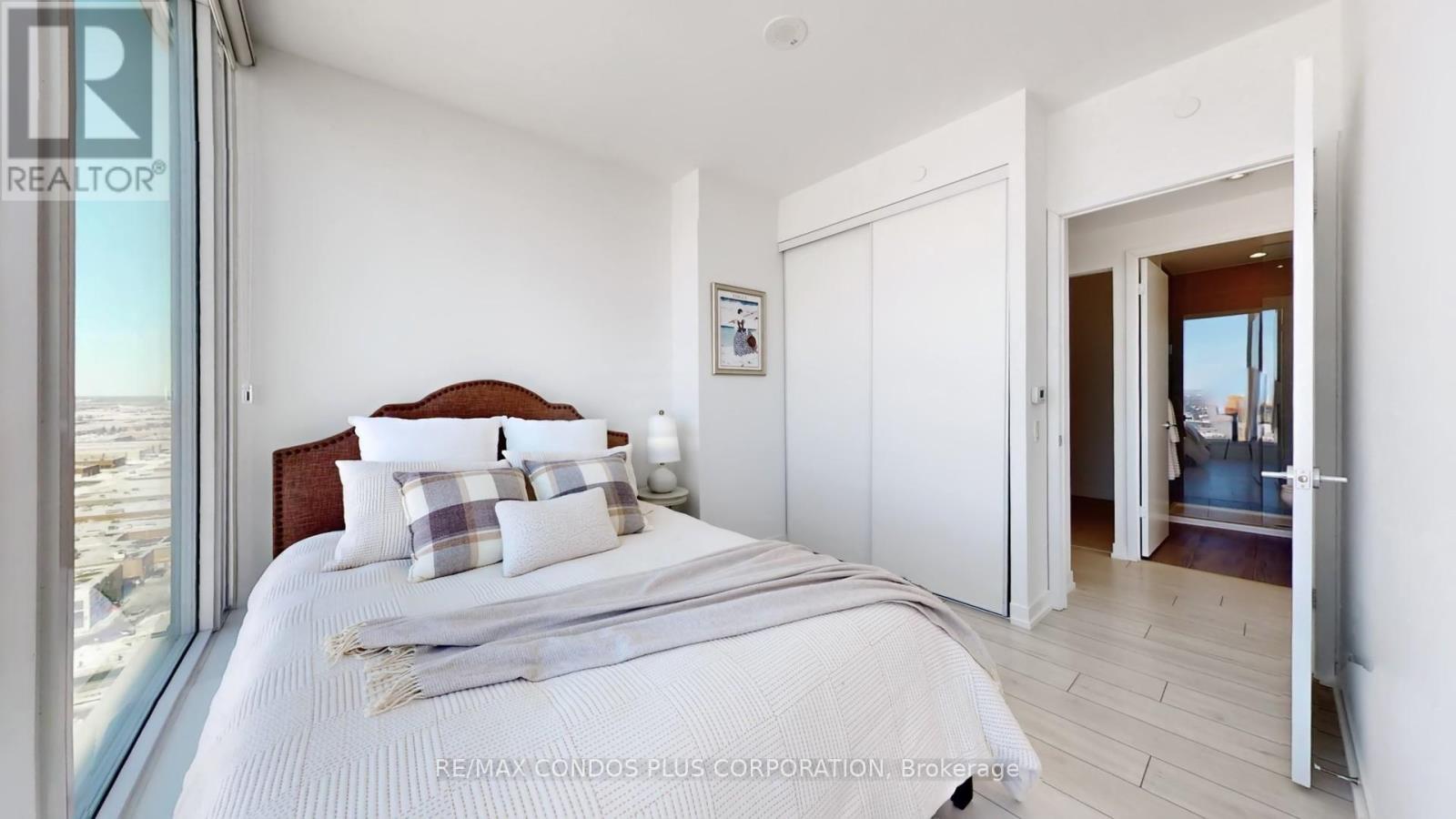 1909 - 5 Buttermill Avenue, Vaughan, Ontario  L4K 0J5 - Photo 17 - N12773066