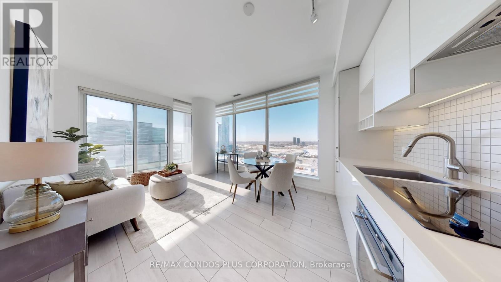 1909 - 5 Buttermill Avenue, Vaughan, Ontario  L4K 0J5 - Photo 2 - N12773066