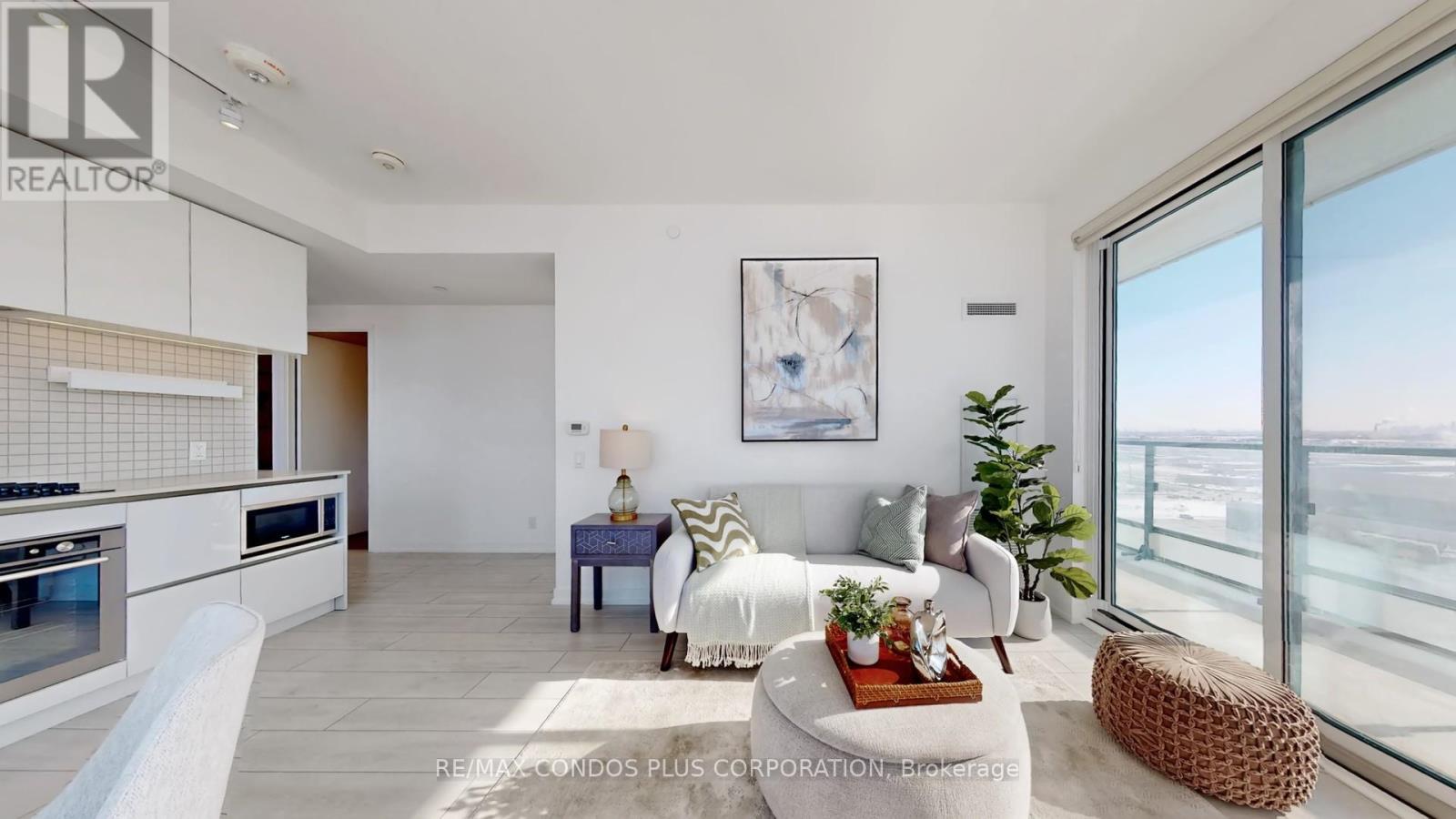 1909 - 5 Buttermill Avenue, Vaughan, Ontario  L4K 0J5 - Photo 5 - N12773066