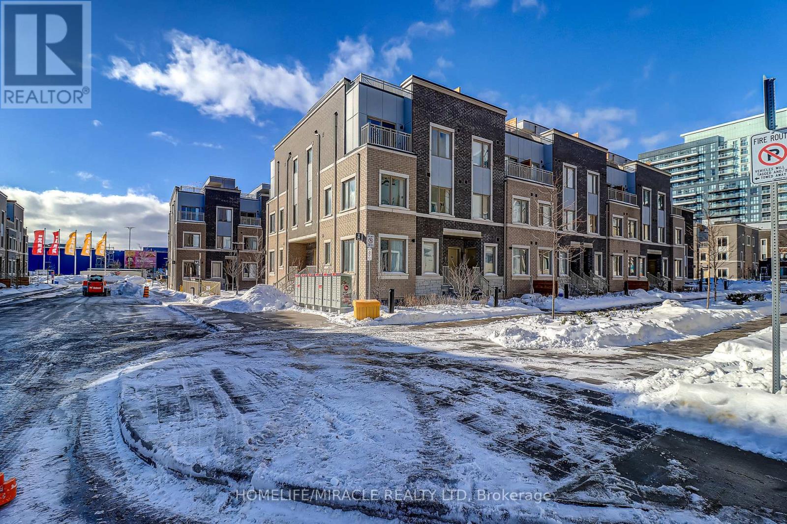 185 - 141 HONEYCRISP CRESCENT, Vaughan, Ontario