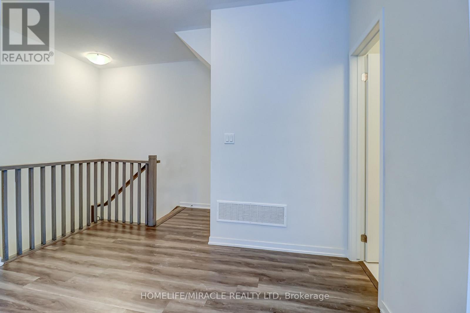 185 - 141 Honeycrisp Crescent, Vaughan, Ontario  L4K 5Z8 - Photo 10 - N12773162