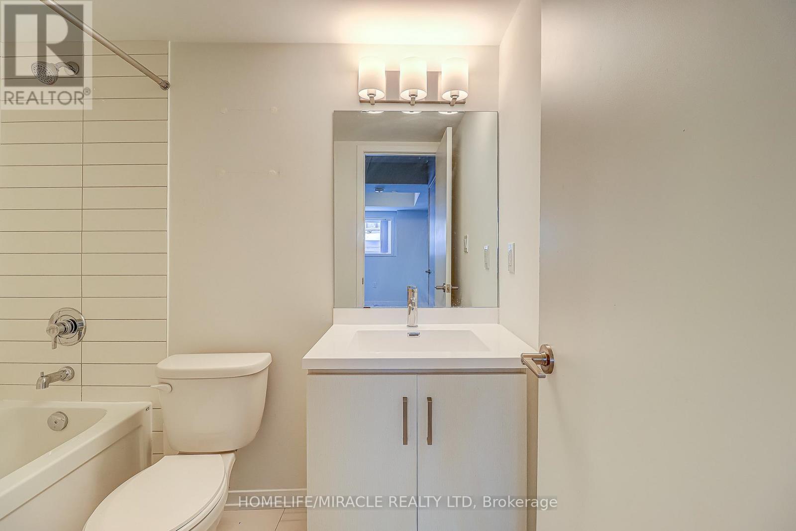 185 - 141 Honeycrisp Crescent, Vaughan, Ontario  L4K 5Z8 - Photo 16 - N12773162