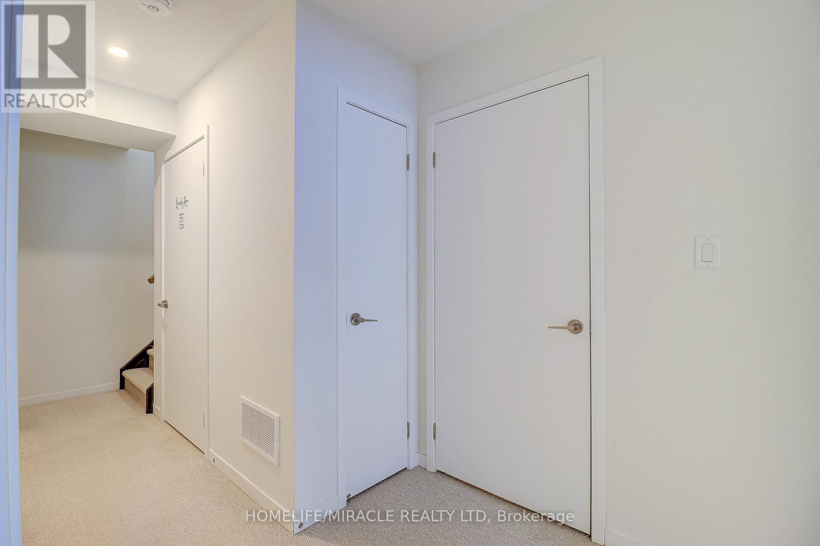 185 - 141 Honeycrisp Crescent, Vaughan, Ontario  L4K 5Z8 - Photo 17 - N12773162