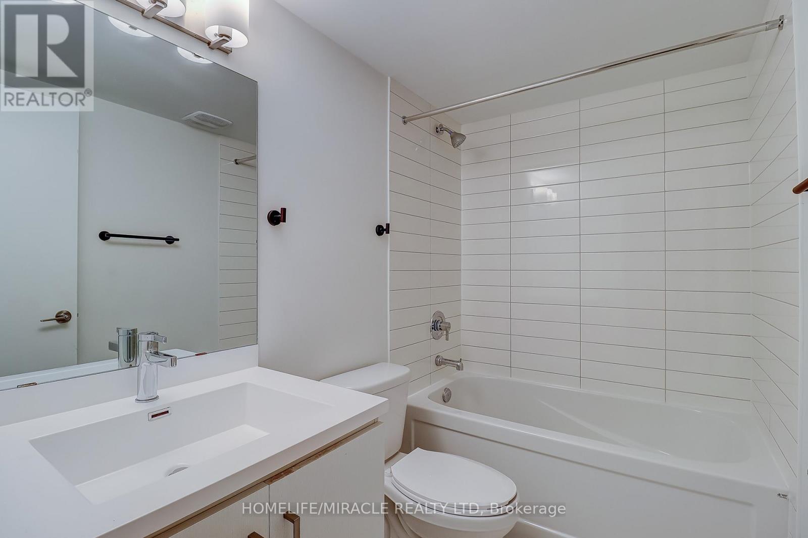 185 - 141 Honeycrisp Crescent, Vaughan, Ontario  L4K 5Z8 - Photo 20 - N12773162