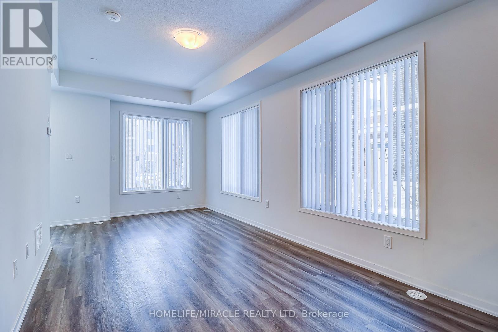 185 - 141 Honeycrisp Crescent, Vaughan, Ontario  L4K 5Z8 - Photo 5 - N12773162