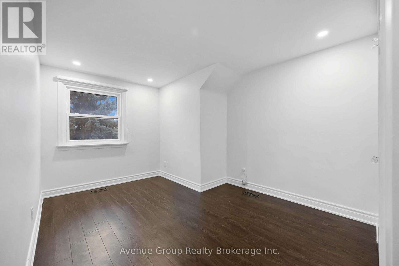 Upper - 190 Northwood Drive, Toronto, Ontario  M2M 2K4 - Photo 19 - C12693292