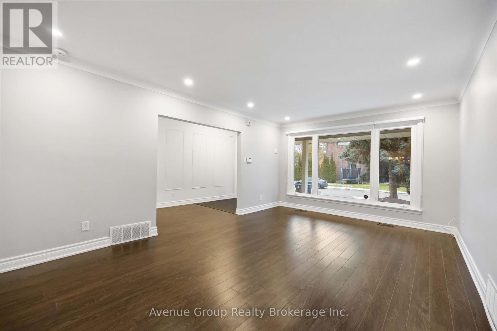 Upper - 190 Northwood Drive, Toronto, Ontario  M2M 2K4 - Photo 7 - C12693292