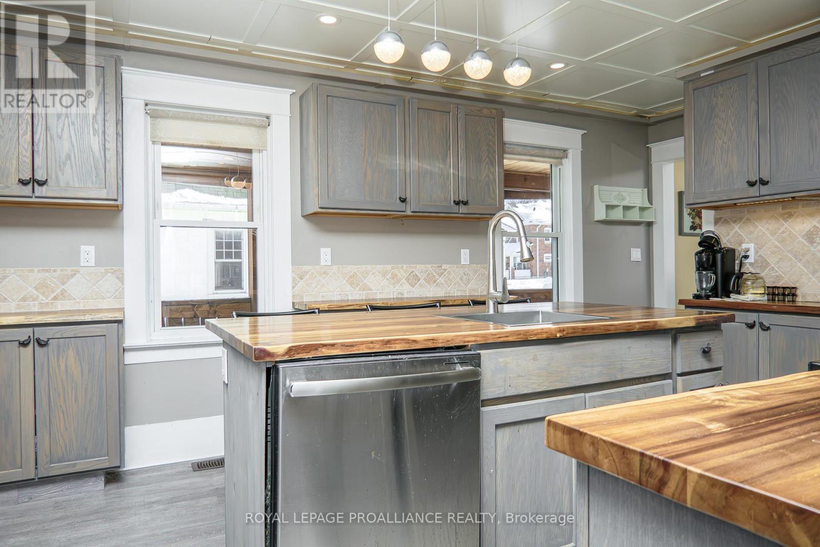 146 Creswell Drive, Quinte West (Trenton Ward), Ontario  K8V 3H5 - Photo 19 - X12772436