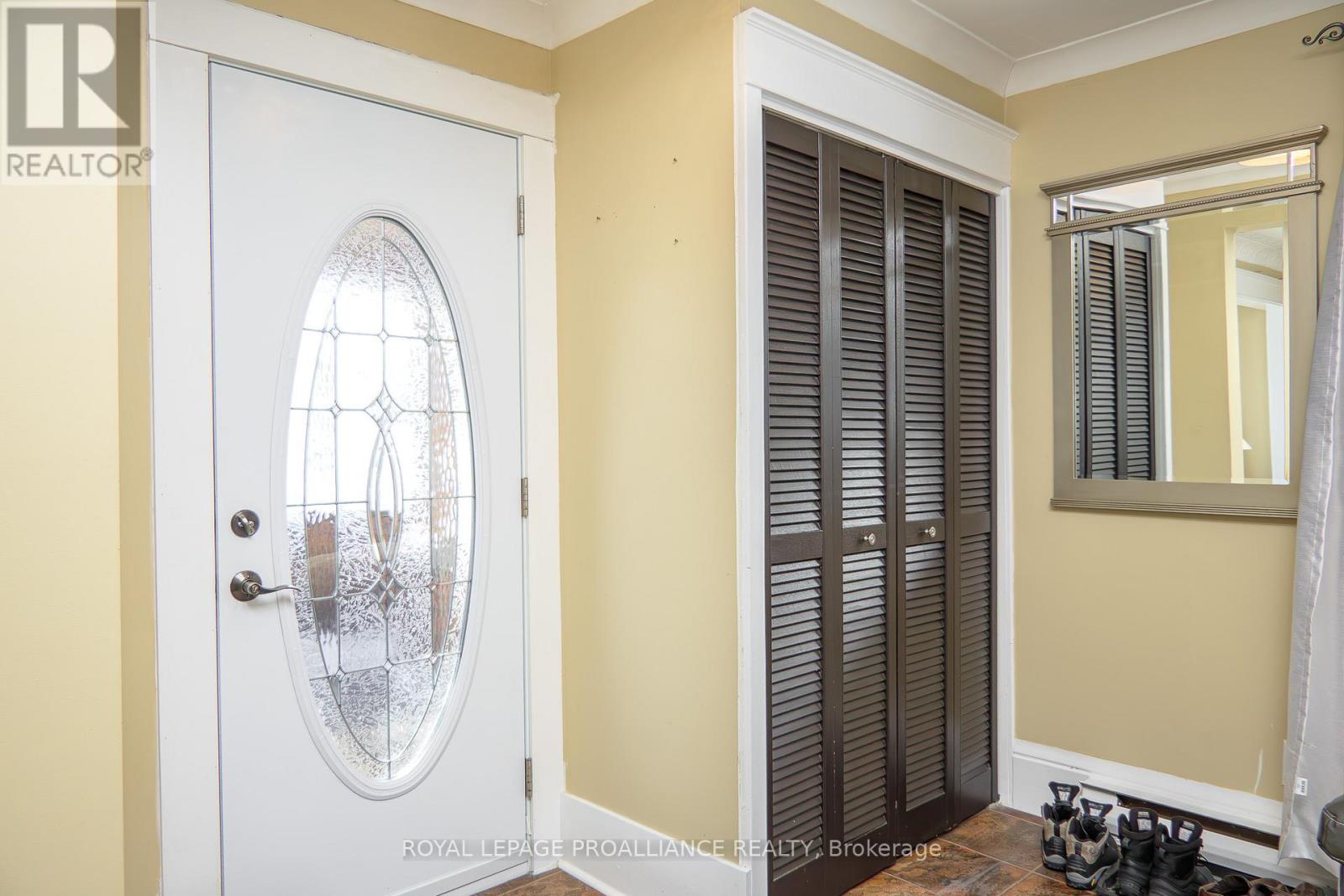 146 Creswell Drive, Quinte West (Trenton Ward), Ontario  K8V 3H5 - Photo 8 - X12772436