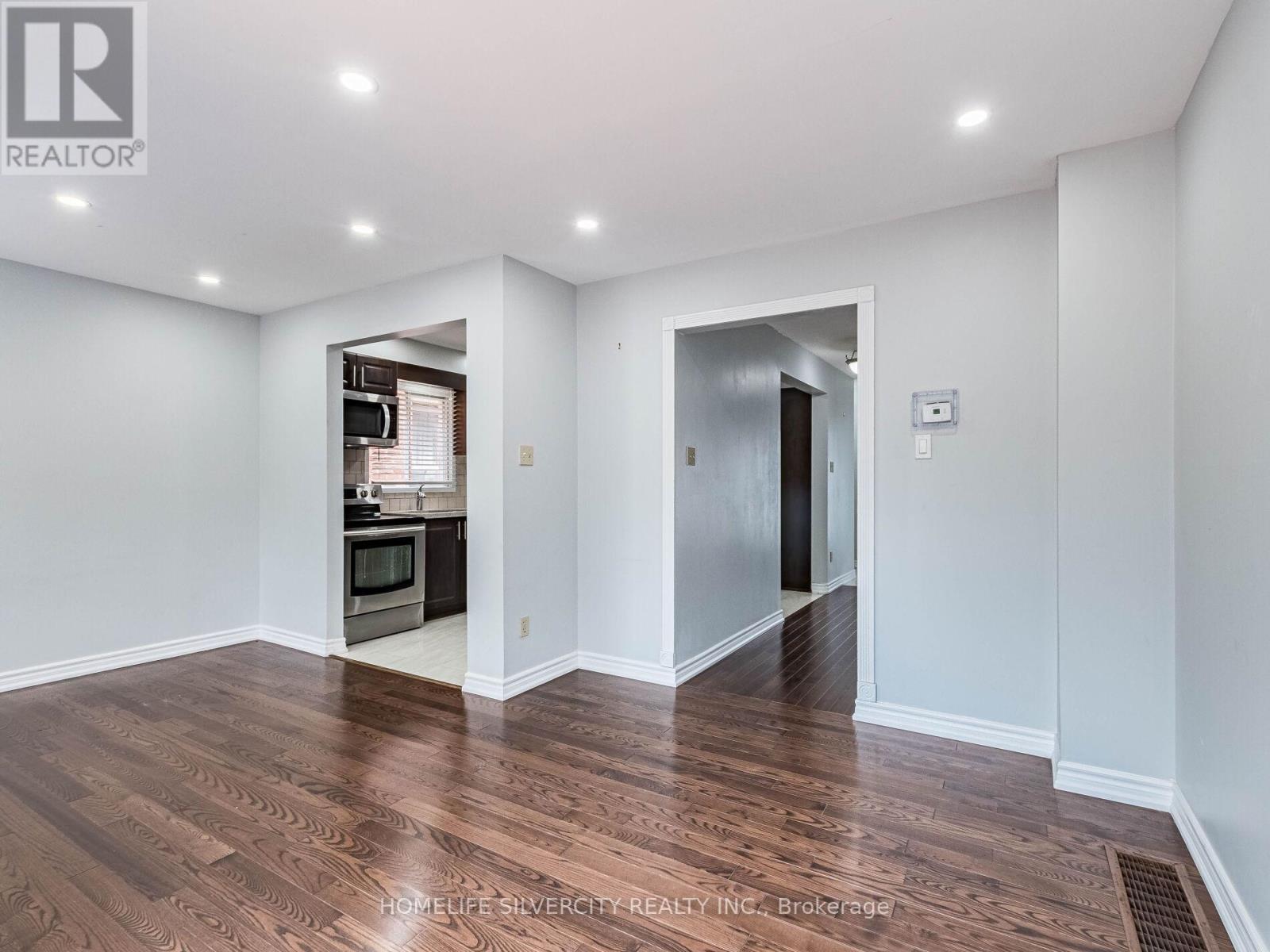 1 - 30 Castlehill Road, Brampton, Ontario  L6X 4E2 - Photo 10 - W12773006