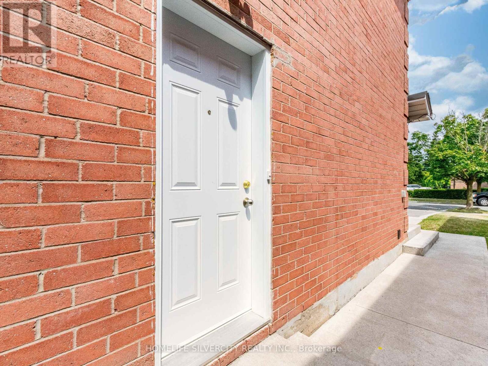 1 - 30 Castlehill Road, Brampton, Ontario  L6X 4E2 - Photo 39 - W12773006