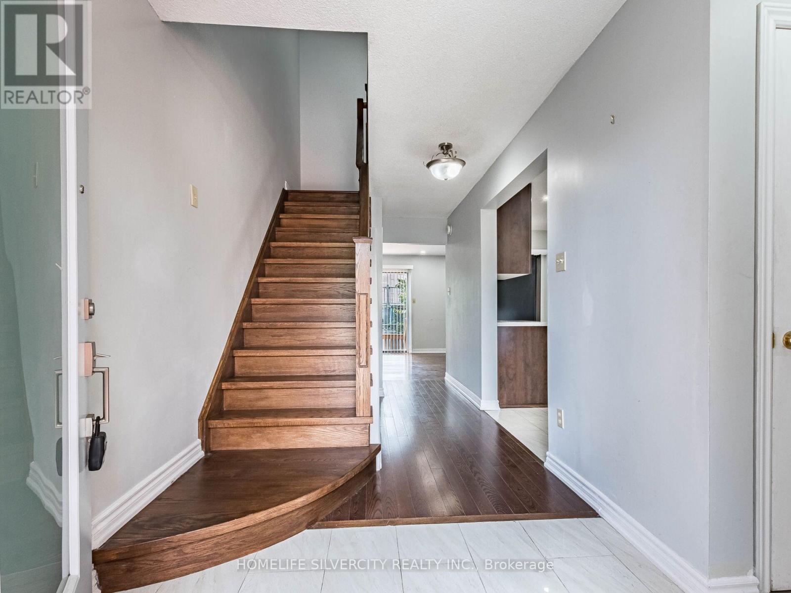 1 - 30 Castlehill Road, Brampton, Ontario  L6X 4E2 - Photo 4 - W12773006