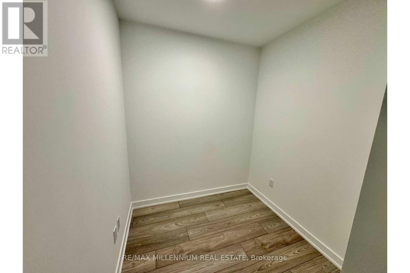 814 - 1007 The Queensway W, Toronto, Ontario  M8Z 6C7 - Photo 4 - W12773010