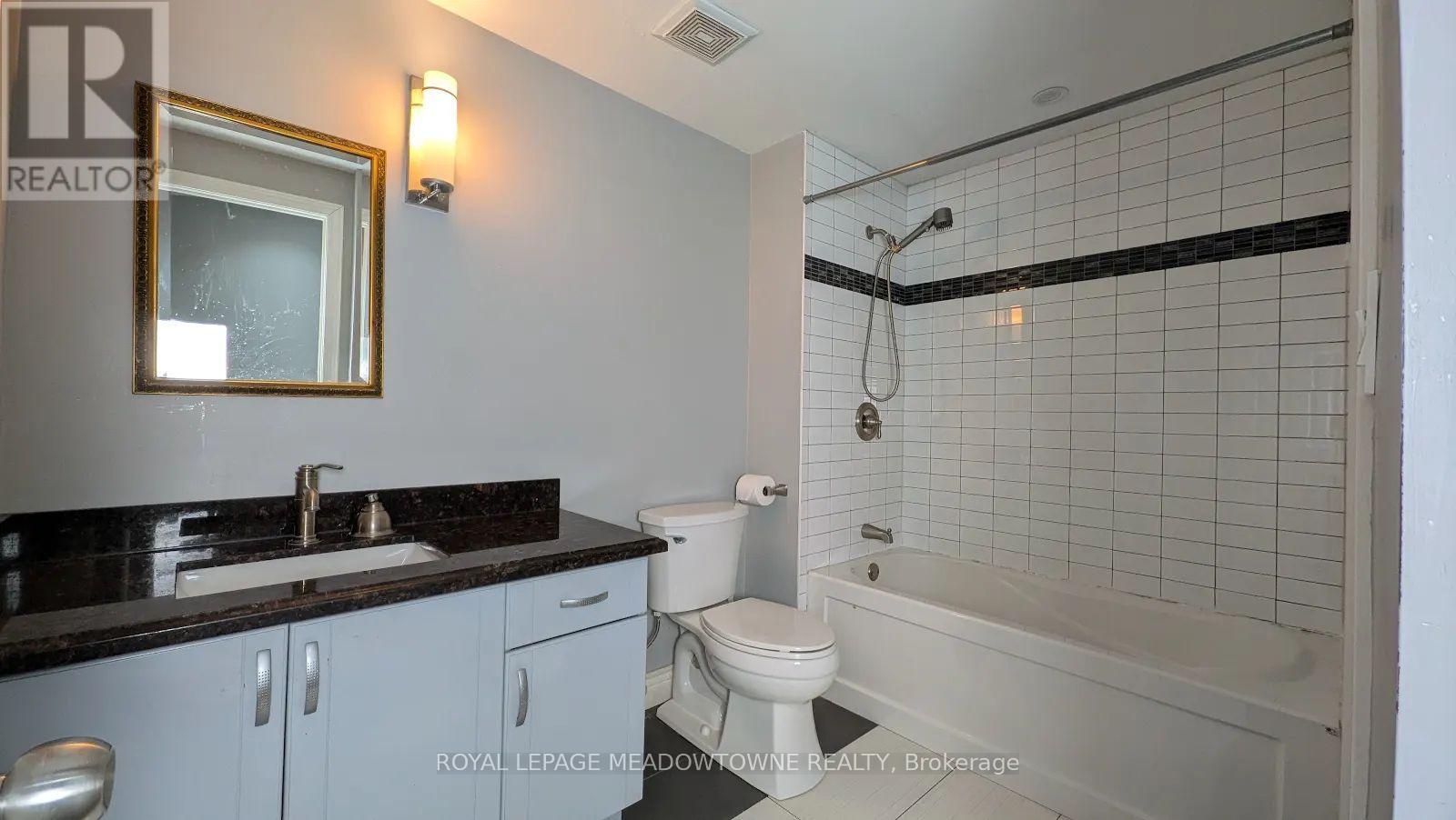 259 Queen Mary Drive, Brampton, Ontario  L7A 3L6 - Photo 12 - W12773012