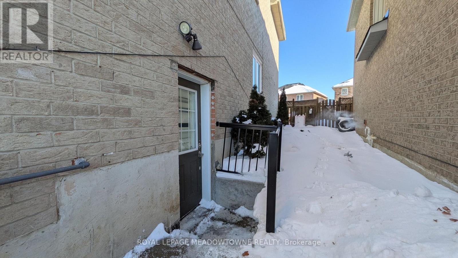 259 Queen Mary Drive, Brampton, Ontario  L7A 3L6 - Photo 13 - W12773012