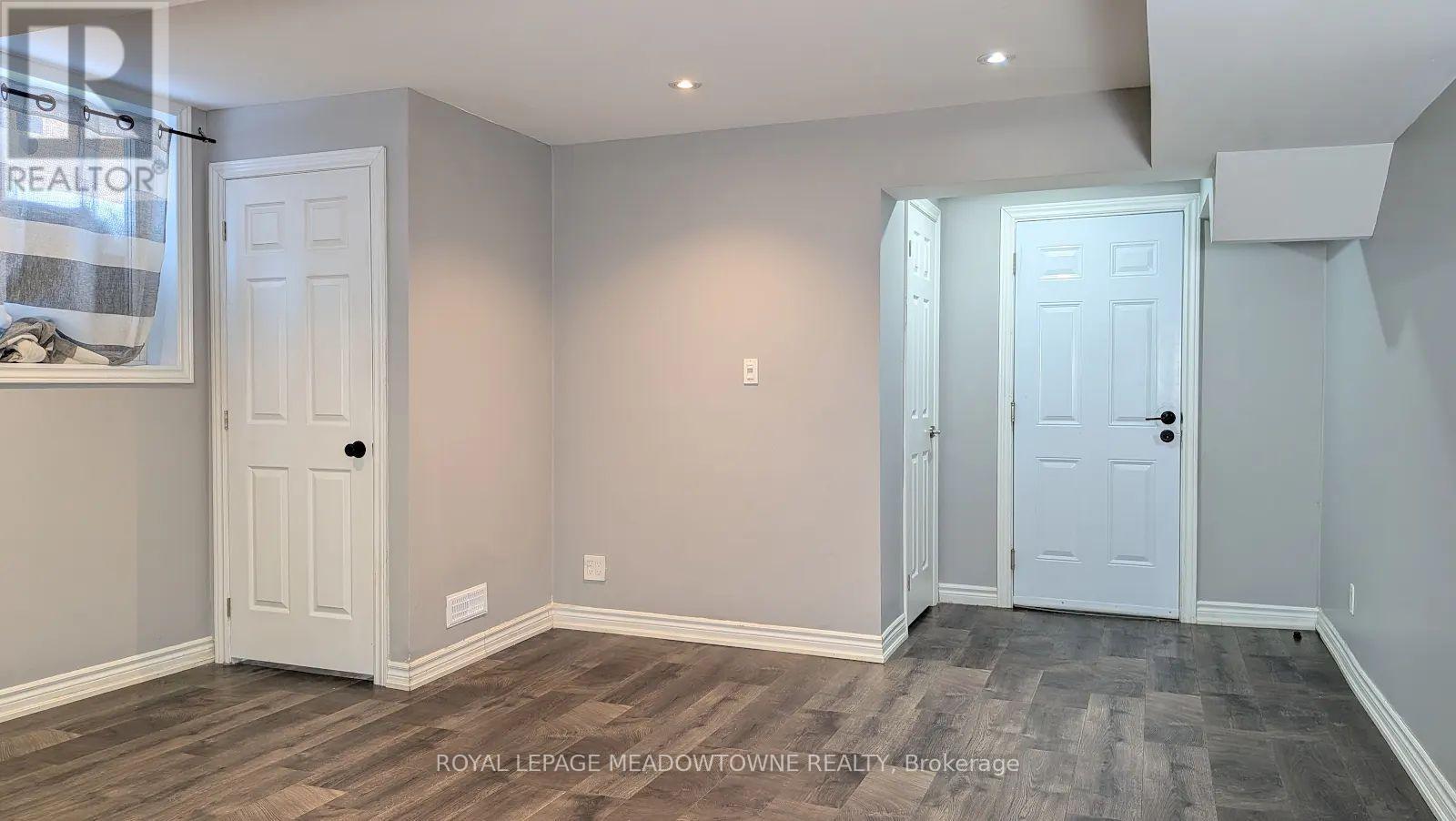 259 Queen Mary Drive, Brampton, Ontario  L7A 3L6 - Photo 2 - W12773012